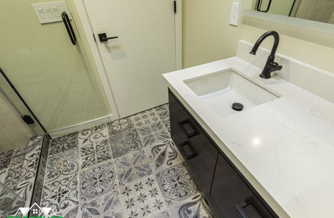 Bathroom Remodel | Flores Project